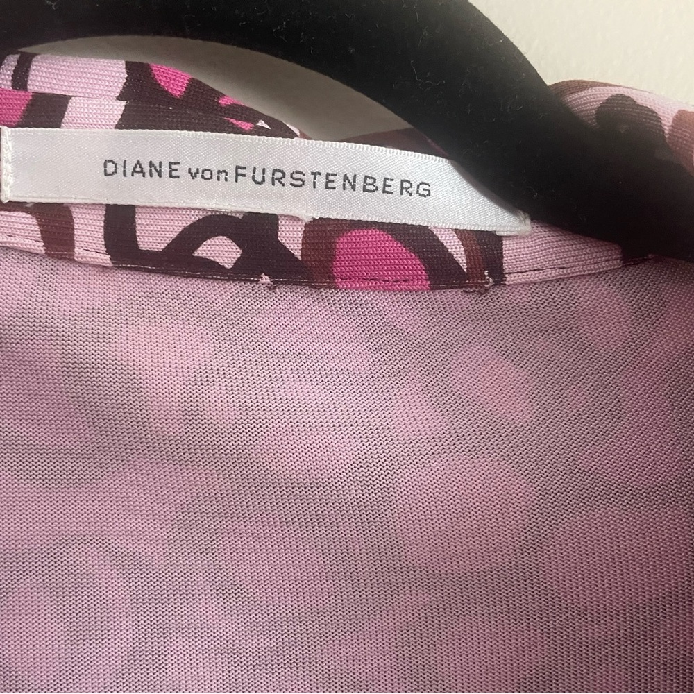 Diane Von Furstenberg Justin Silk Jersey Wrap Dress in Pink & Brown Circles - Picture 10 of 12